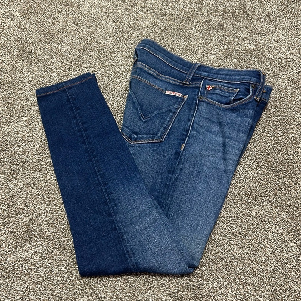 Hudson jeans Natalie Super Skinny size 25. Finished hem